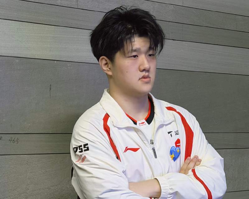  195cm的电竞“异类”：从赛场边缘到聚光灯下的体型博弈论 游戏攻略