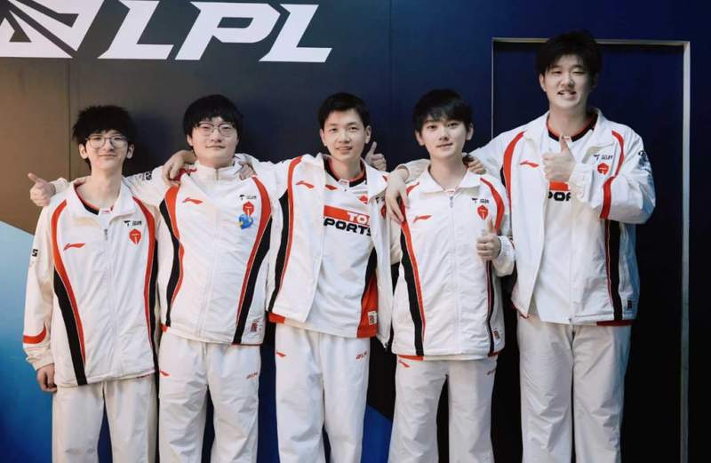  195cm的电竞“异类”：从赛场边缘到聚光灯下的体型博弈论 游戏攻略