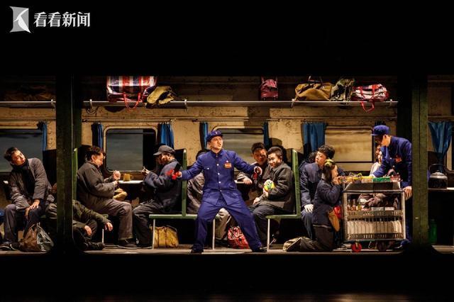  【技术复盘】舞台调度与叙事革新：《南来北往》话剧改编的六大核心突破 影视小说